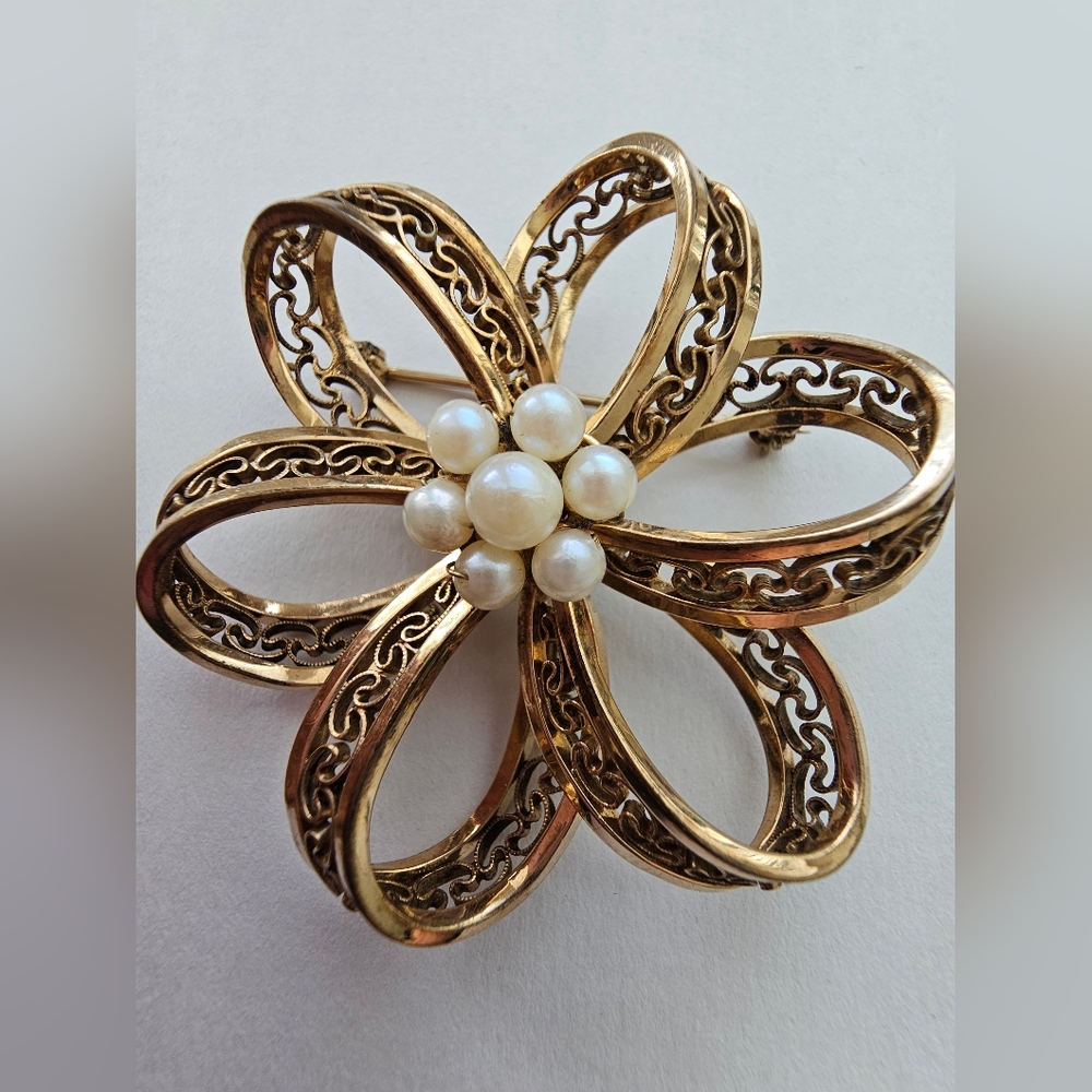 Vintage Winnard 12K Gold Filled Cultured Pearl Filigree Flower Brooch